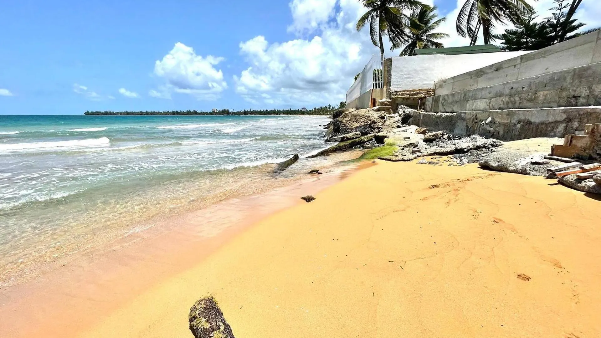 Chackys Paradise Oceanfront Home Luquillo